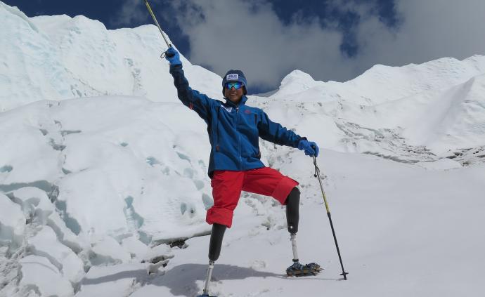 真正的“攀登者”：夏伯渝假肢登頂珠峰，四十余載圓一個(gè)夢