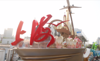 視頻丨70周年國慶彩車：60秒看上海“萬噸巨輪”