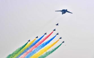 陸、海、空三軍航空兵組成12個(gè)空中梯隊(duì)受閱，凸顯5大亮點(diǎn)