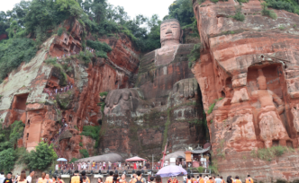 樂山大佛景區(qū)國慶長假實(shí)行游客總量控制，到當(dāng)日上限停止售票