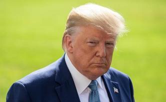 情報官手握一手資料匯報“電話門”，特朗普連發(fā)多文猛烈回擊