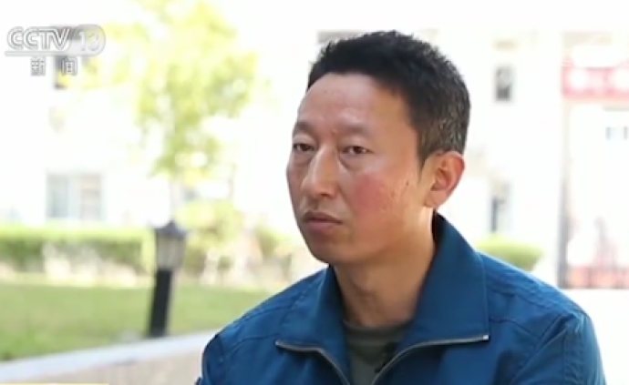 國(guó)慶閱兵，備份飛行員距天安門(mén)8公里折返