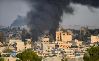 特朗普稱土耳其的軍事行動(dòng)或?qū)⒄兄隆氨戎撇酶鼑?yán)厲的措施”