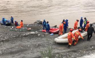 甘肅舟曲墜江失聯(lián)記者仍在搜救，現(xiàn)場封鎖