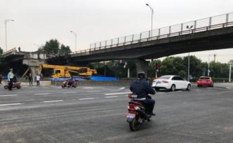 無錫橋面?zhèn)确鹿世m(xù)：橋下事發(fā)路段的路面及交通基本恢復(fù)