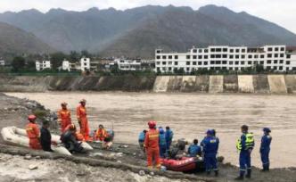 舟曲最新通報：墜江車輛系五菱宏光，仍在搜救2名失蹤人員