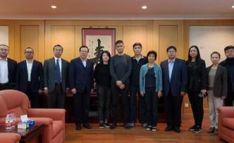 北京大學黨委書記邱水平、校長郝平專程赴丁石孫家悼念