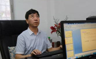 失明近20年，堅守講臺又主持國家基金項目的他還有一個目標