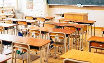 半月談：部分熱門中小學(xué)持續(xù)膨脹，有學(xué)校一年級(jí)有二三十個(gè)班