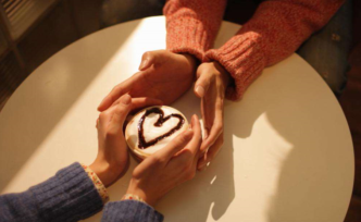 民法典婚姻家庭编草案三审：不规定隔代探望权，法定婚龄不降