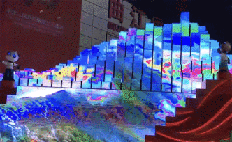 陜西閱兵彩車(chē)展出，市民：不是“磚車(chē)”