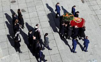 独裁者佛朗哥遗骸从西班牙“烈士谷”迁出，民意呈两极状态