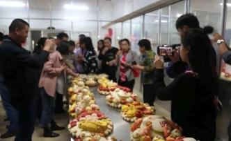 52家加盟店！下崗女工靠花餑餑做董事長