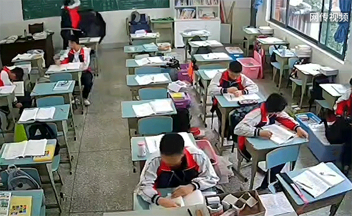 老師教室內(nèi)被學(xué)生猛擊頭部9次，仍未蘇醒