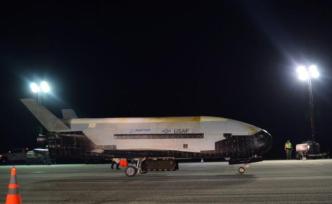 X-37B在軌飛行780天返回地球，“部署多顆秘密衛(wèi)星”