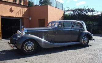 進(jìn)博的熱度上海的溫度｜今年汽車展區(qū)參展實(shí)車多、特裝展臺多