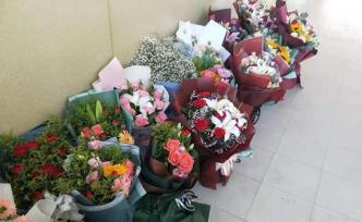 四川仁壽被學生磚砸老師仍未脫離危險，家屬稱學生家長未現(xiàn)身