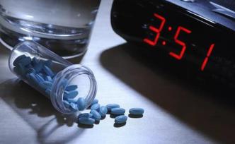 一邊困卻不肯睡一邊花錢買助眠產(chǎn)品：什么偷走了90后的睡眠