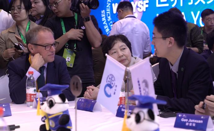 最強大腦對話中國高中生：他們讓我驚艷