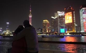 愛意不輸學(xué)術(shù)，夜色中頂尖科學(xué)家的浪漫