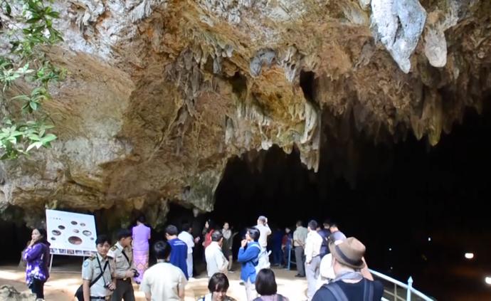 泰足球少年被困洞穴开放,首日千人参观