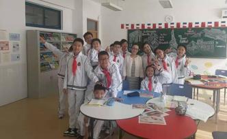 中法兩國元首夫人參觀的這所中學(xué)不一般，第二外語是必修課