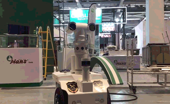 进博会5G巡馆机器人：约半小时巡查一个场馆