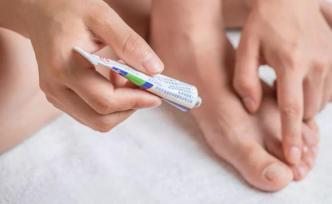 白醋泡腳沒有用！遠(yuǎn)離腳氣，教你 3 招