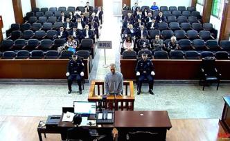 四川樂(lè)山住保中心“臨時(shí)工”8年收好處費(fèi)76萬(wàn)，獲刑2年半