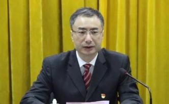 廣東云浮市委原常委梁海衛(wèi)涉受賄被起訴，被批搞權(quán)色錢色交易