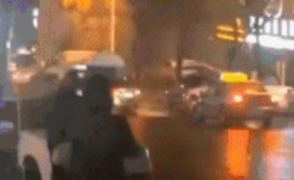 哈爾濱下雪引發(fā)2起客車側(cè)翻致1死數(shù)傷，市區(qū)多人滑倒骨折