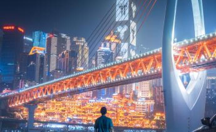 漂泊多年過后,重慶游子決定認真記錄家鄉(xiāng)故事