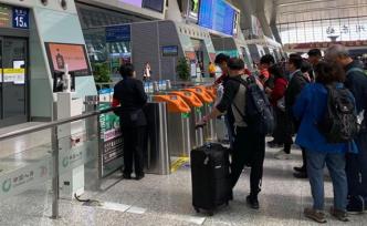 铁路电子客票应用扩围：没有纸质票该怎么查检票口、座位号？