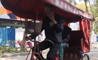 “車夫”民警送回失智迷路老人