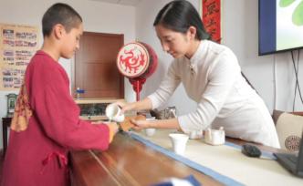 援疆記｜綠茶產自何地？新疆孩子沒答對