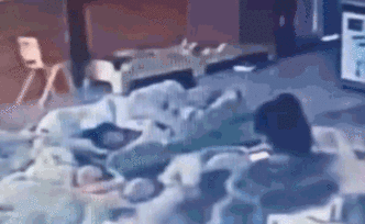 邢臺(tái)一幼兒園老師疑涉虐童，當(dāng)?shù)鼐秸{(diào)查