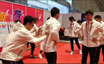 進(jìn)博會志愿者自創(chuàng)中醫(yī)版“海草舞”，源自太極拳