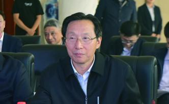 在農(nóng)交會上作完報告后，韓長賦又趕赴江西一養(yǎng)豬龍頭企業(yè)調(diào)研