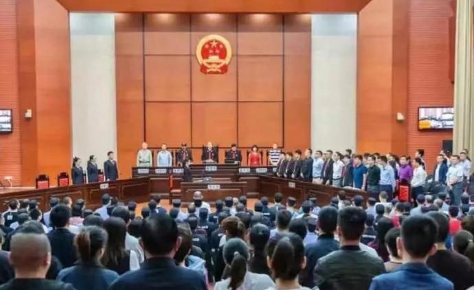 56人涉黑團伙獲刑，曾當街砍斷男童手