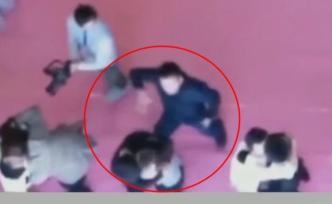 炒作？女生參加接吻大賽被男子猛扇耳光