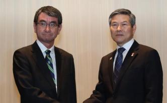 韩日防长在泰国举行会谈，韩防长：不续签军情协定