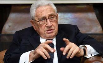 基辛格博士抵達(dá)北京，將參加第二屆創(chuàng)新經(jīng)濟(jì)論壇