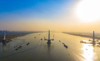 探訪南京長江五橋：世界首座輕型鋼混結(jié)構(gòu)斜拉橋，明年底通車