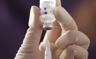 王晨：强化对疫苗和药品的全过程、全链条监管