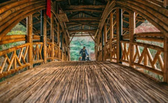 85后的香港博士修了一座桥：为平民阶层做事，所学才有价值