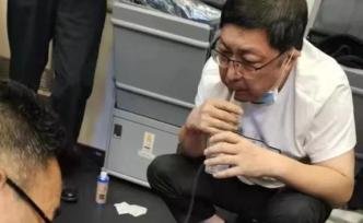 飛機(jī)上導(dǎo)尿救人的醫(yī)生：不可能要求飛機(jī)像個(gè)診所，機(jī)組已努力