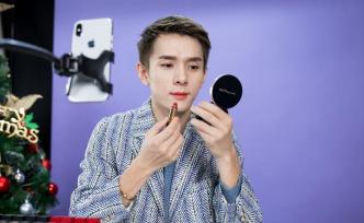 “所有女生，必須買它”  李佳琦是如何“操控”你的