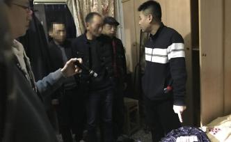 重慶警方破獲販賣使用假鈔案：嫌犯演雙簧搶買單，實為花假鈔
