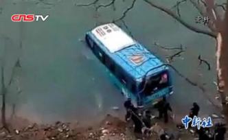 陜西寧強(qiáng)致2死公交墜江案原因查明：司機(jī)單手控制方向盤