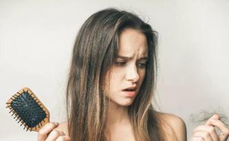 頭發(fā)比別人白得早，可能是你的營(yíng)養(yǎng)有問(wèn)題